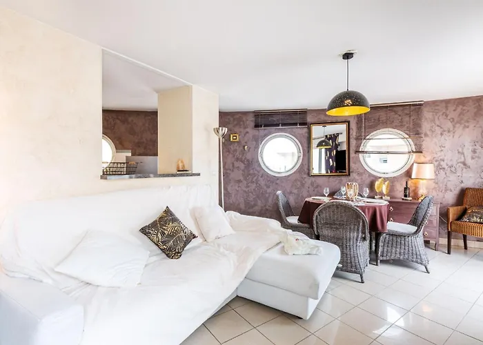 Le Nadir-4 By Interhome Fréjus