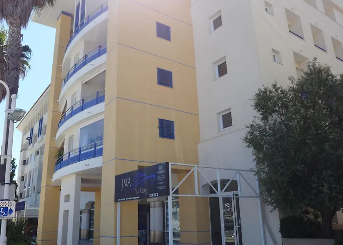 Le Nadir-4 By Interhome Fréjus